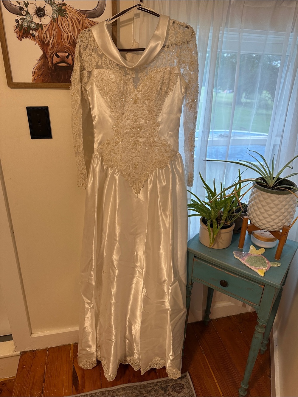 Source Unknown Ivory Long Sleeve Lace Appliqué Wedding Dress
